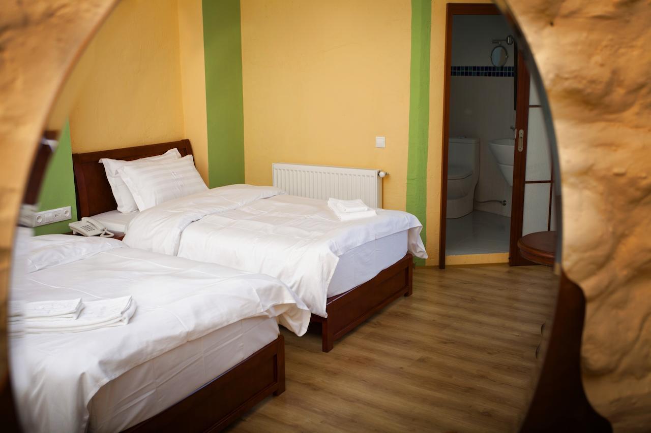 Royal Batoni Hotel Kvareli Room photo